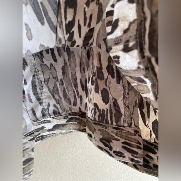 Chicos Women Button Up Shirt Size 3 - Picture 5 of 11